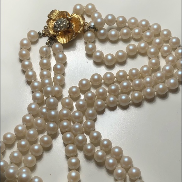 Jewelry - Vintage 3 Strand pearl necklace flower clasp